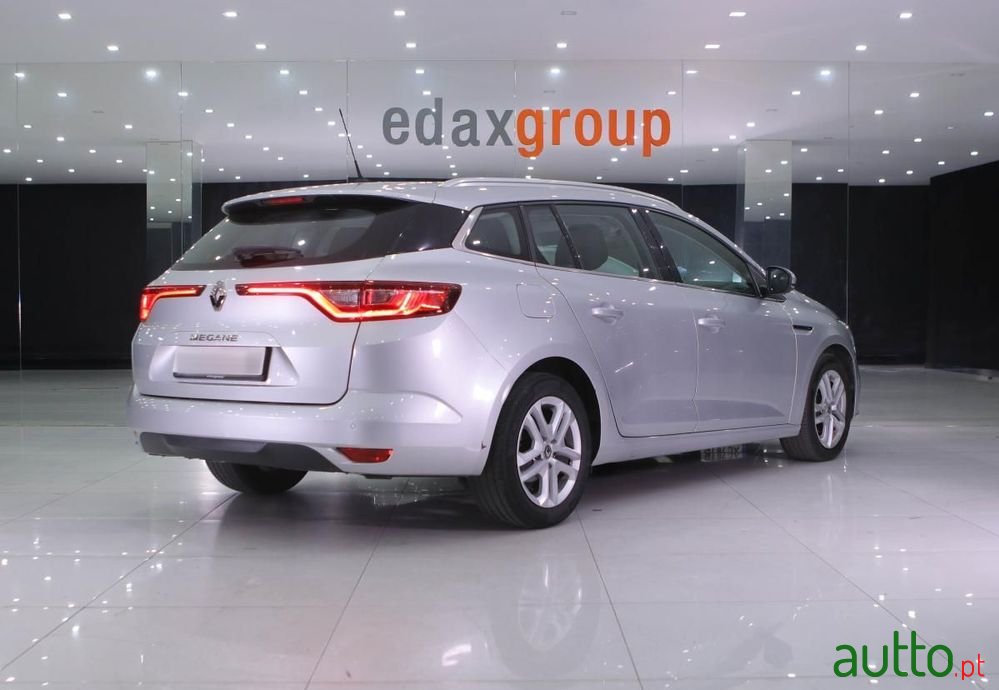 2020' Renault Megane Sport Tourer photo #3