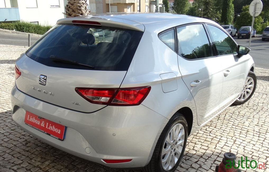 2015' SEAT Leon photo #3