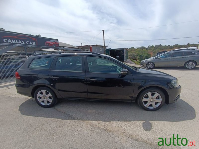 2011' Volkswagen Passat photo #6