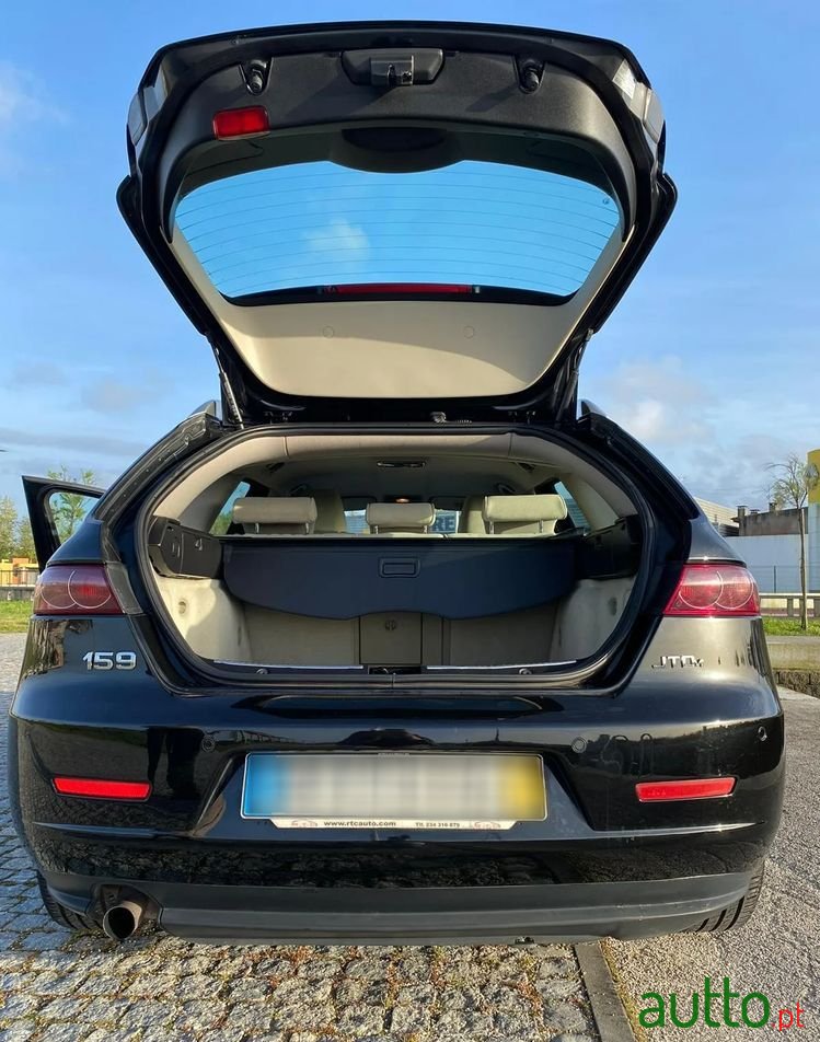 2008' Alfa Romeo 159 Sportwagon photo #4