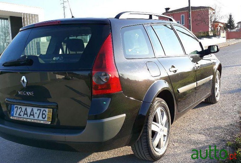 2005' Renault Megane-Break 1.5 Dci photo #2