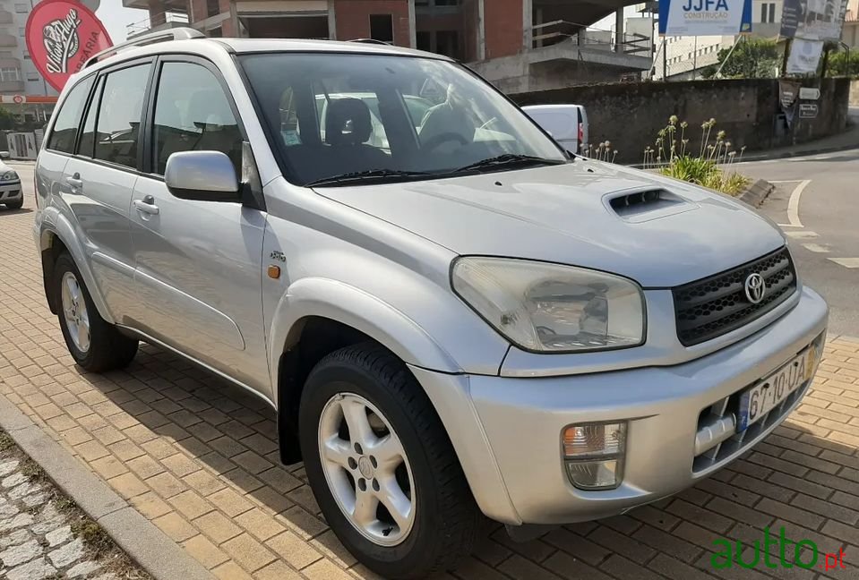2002' Toyota RAV4 photo #3