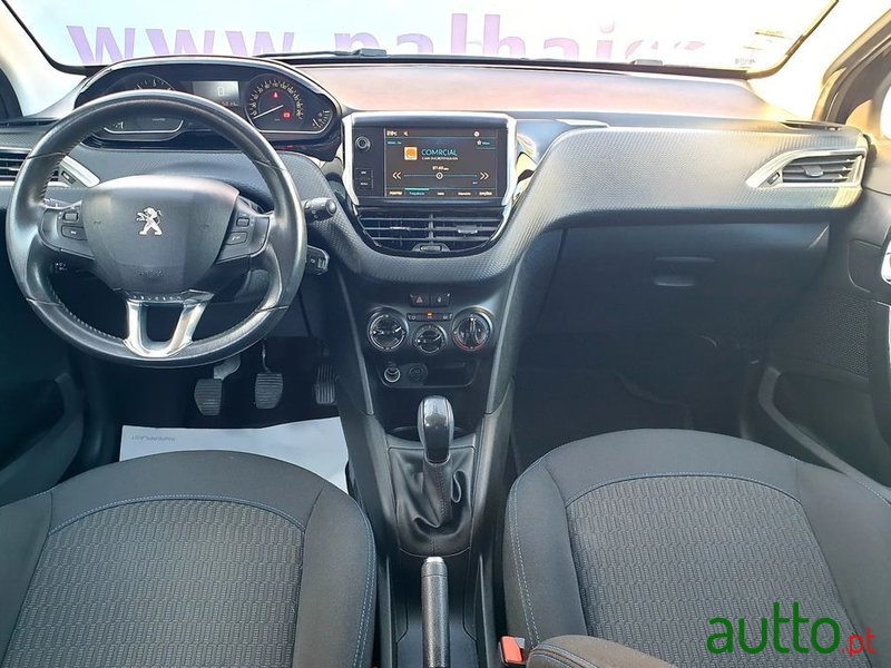 2018' Peugeot 208 photo #6