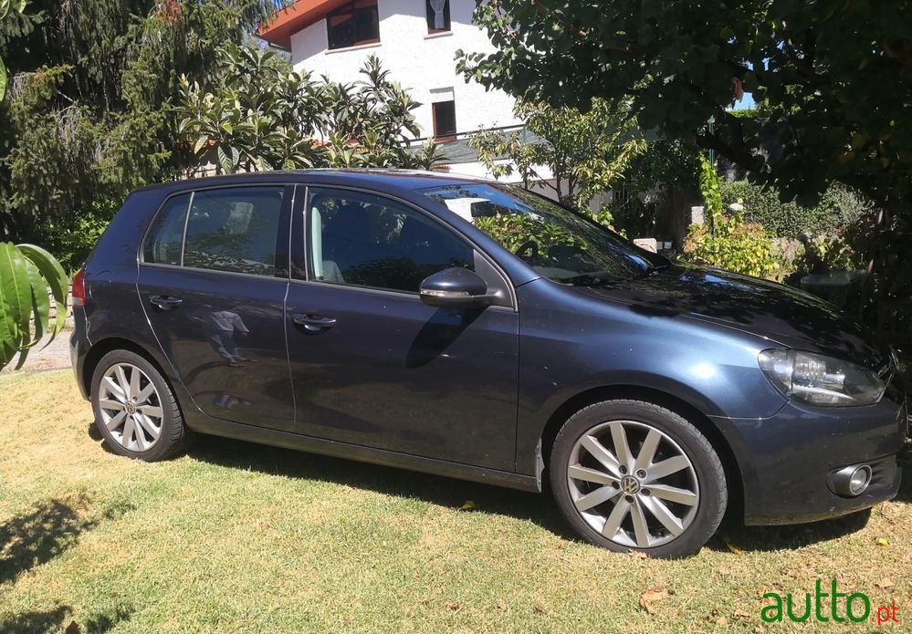 2010' Volkswagen Golf photo #1