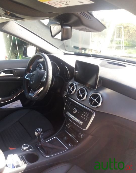 2017' Mercedes-Benz Gla-200 photo #2