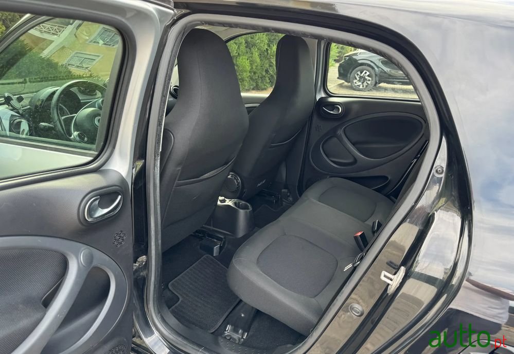 2017' Smart Forfour photo #3