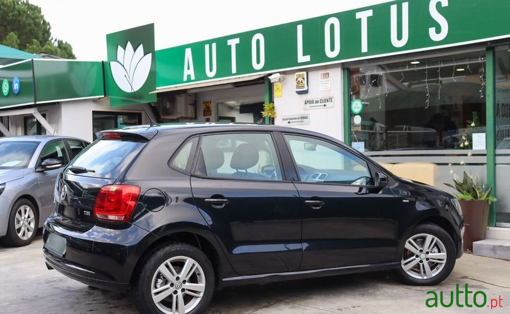 2013' Volkswagen Polo photo #5