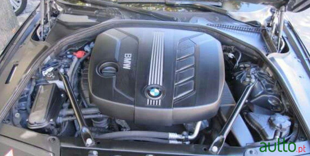 2011' BMW 520 d photo #2