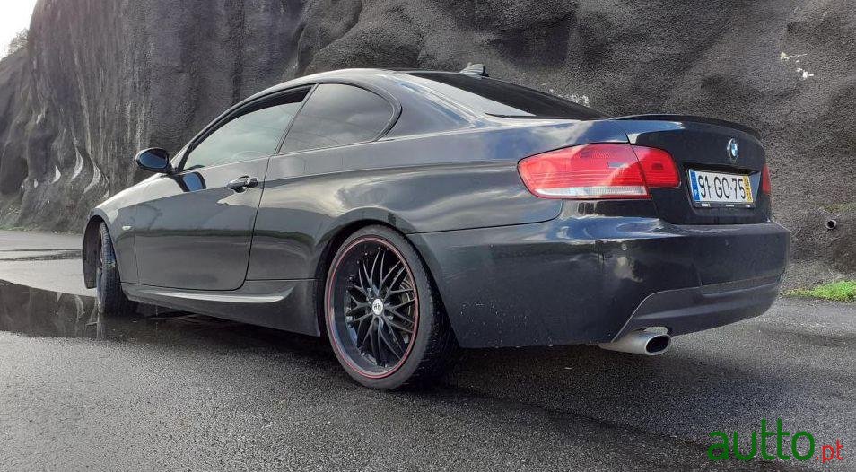 2008' BMW 320 Coupe E92 photo #3