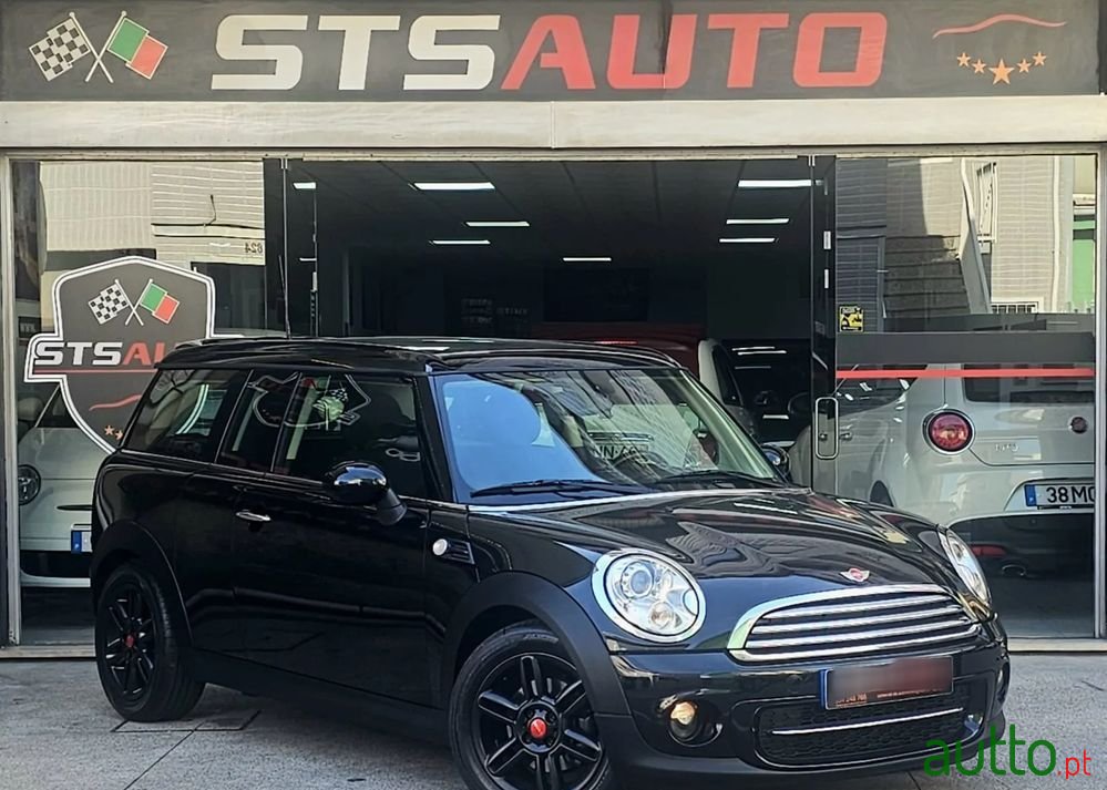 2011' MINI Clubman Cooper D photo #2