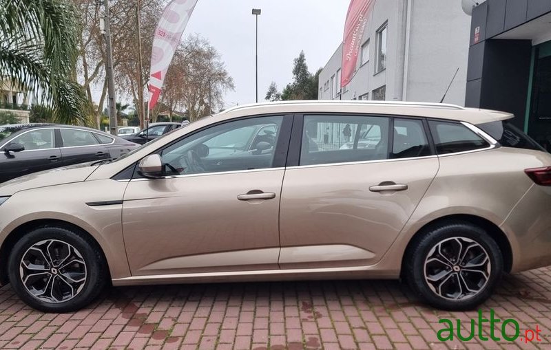 2018' Renault Megane Sport Tourer photo #3