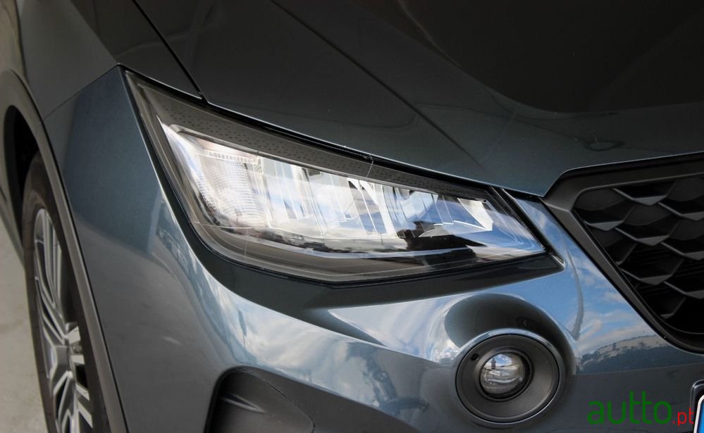 2023' SEAT Arona 1.0 Tsi Style photo #3