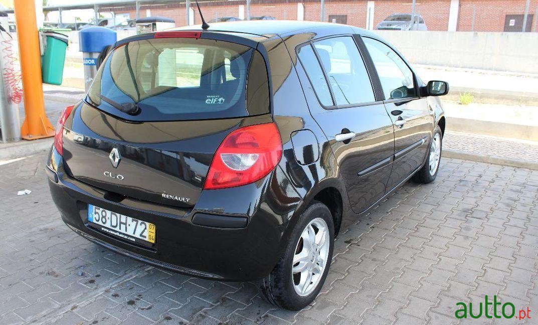 2007' Renault Clio 1.5 Dci photo #1