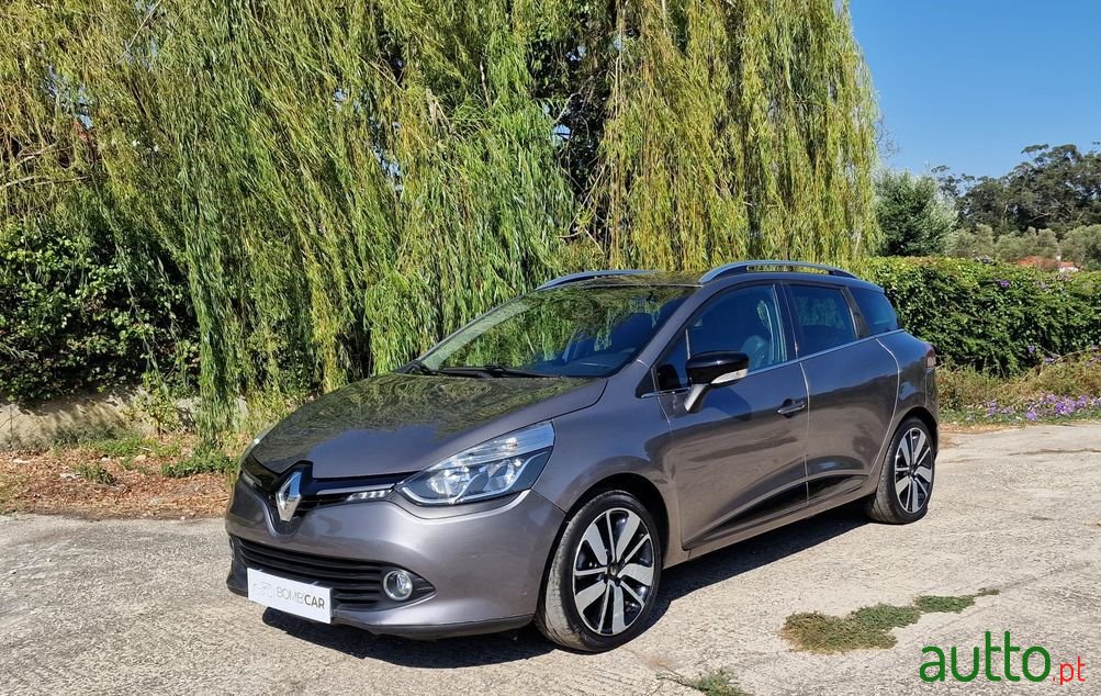 2015' Renault Clio Sport Tourer photo #2