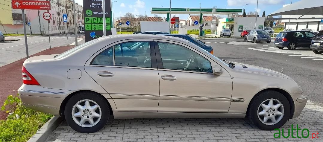 2002' Mercedes-Benz C-220 photo #4