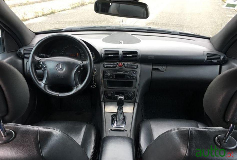 2002' Mercedes-Benz C-220 photo #2