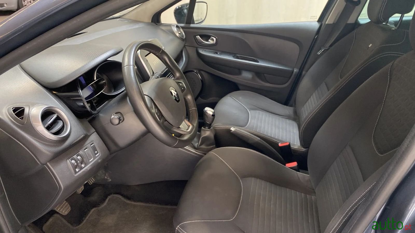 2018' Renault Clio photo #6