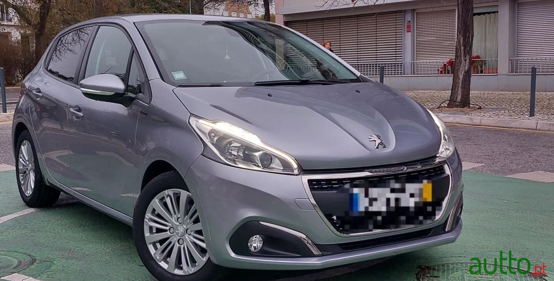 2019' Peugeot 208 photo #2