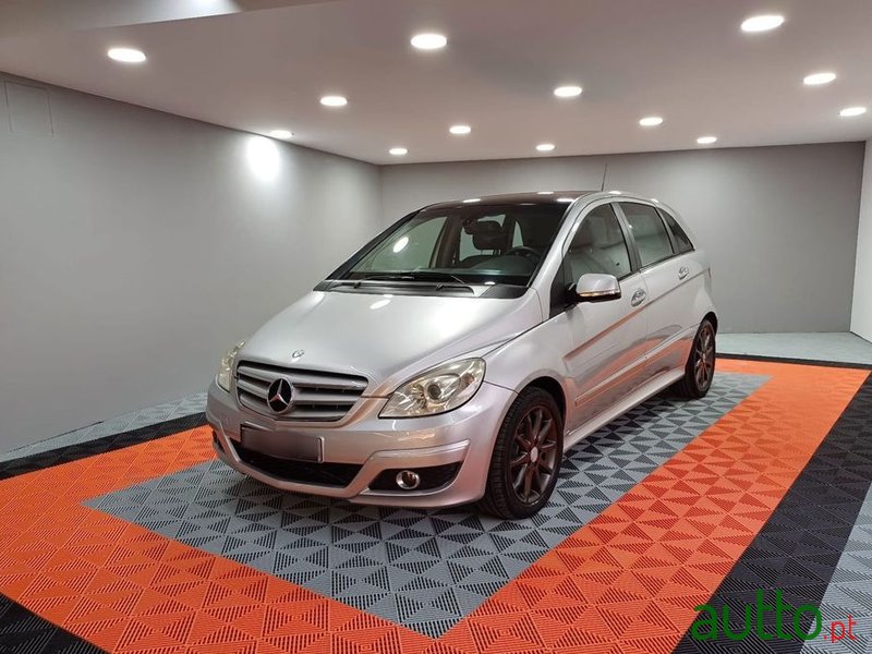 2011' Mercedes-Benz Classe B Cdi photo #1