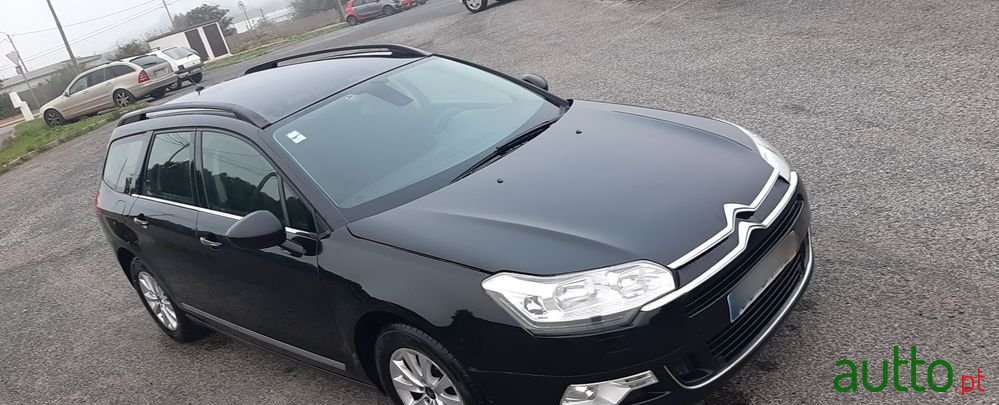 2012' Citroen C5 Tourer photo #3