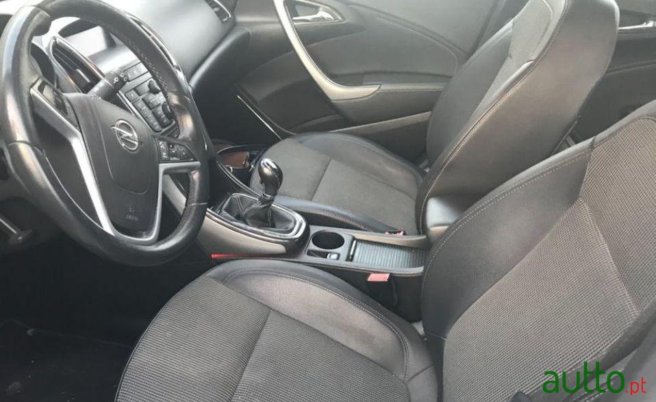 2010' Opel Astra Cosmos photo #2