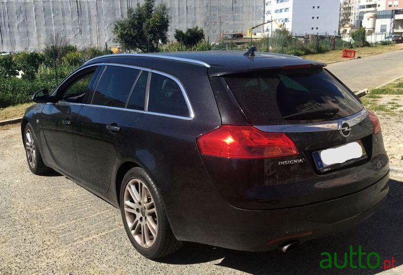 2011' Opel Insignia Sport Tourer photo #1