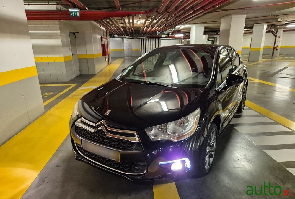 2014' Citroen DS4 1.6 E-Hdi So Chic photo #5