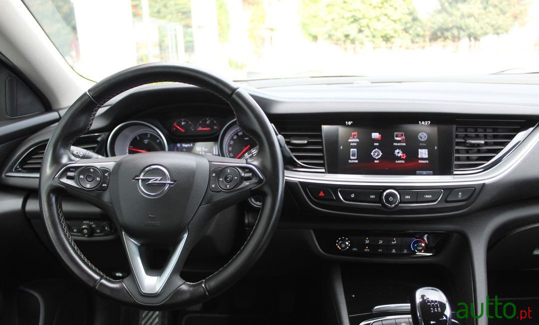 2017' Opel Insignia Grand Sport photo #3