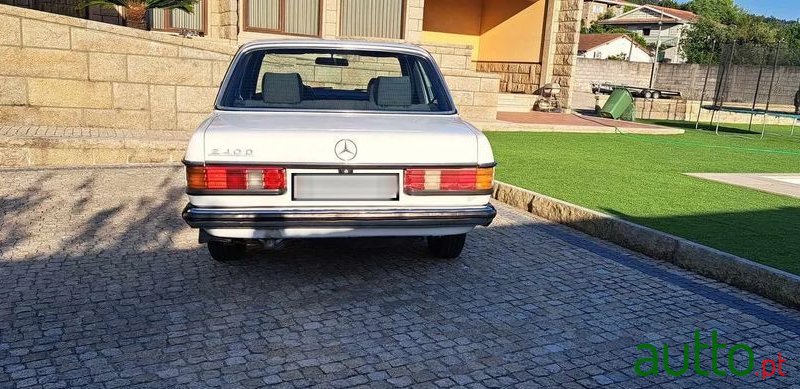 1982' Mercedes-Benz 240 photo #5