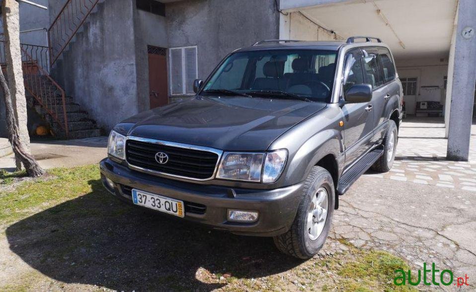 2000' Toyota Hdj 100 photo #3