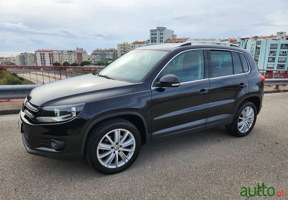 2012' Volkswagen Tiguan photo #1