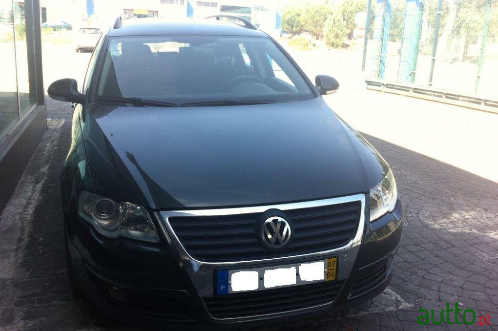 2004' Volkswagen Passat 2.0 TDi Sportline photo #2