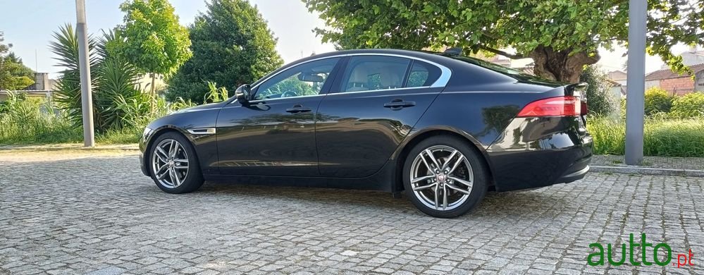2017' Jaguar XE photo #5