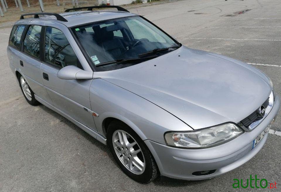 2000' Opel Vectra Caravan photo #1