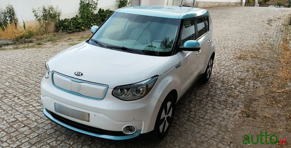 2015' Kia E-Soul photo #1