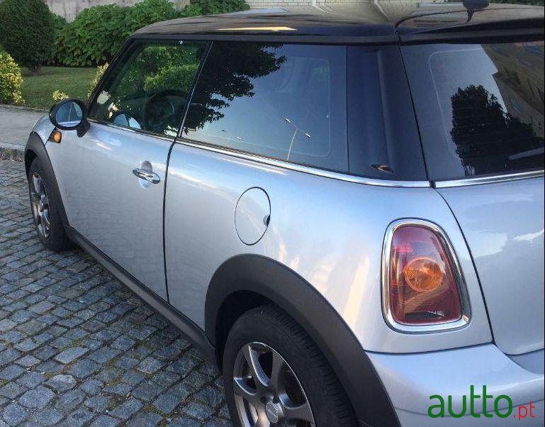 2008' MINI Cooper D photo #3