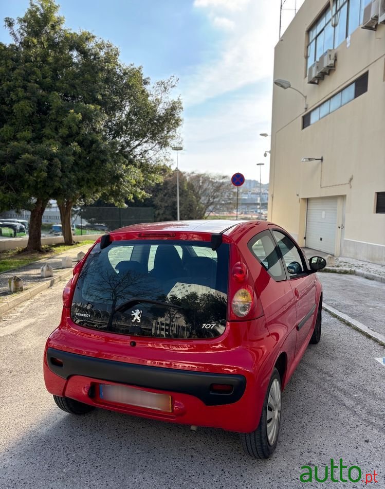 2009' Peugeot 107 photo #5