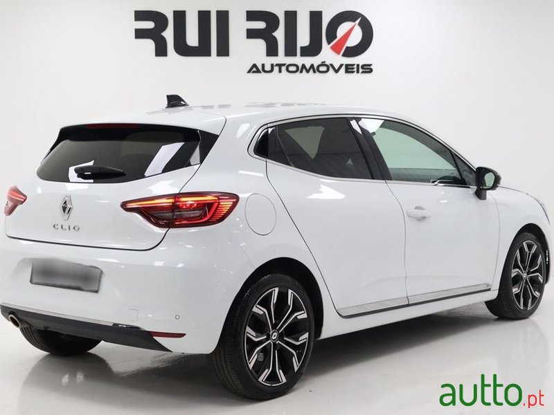 2023' Renault Clio photo #2