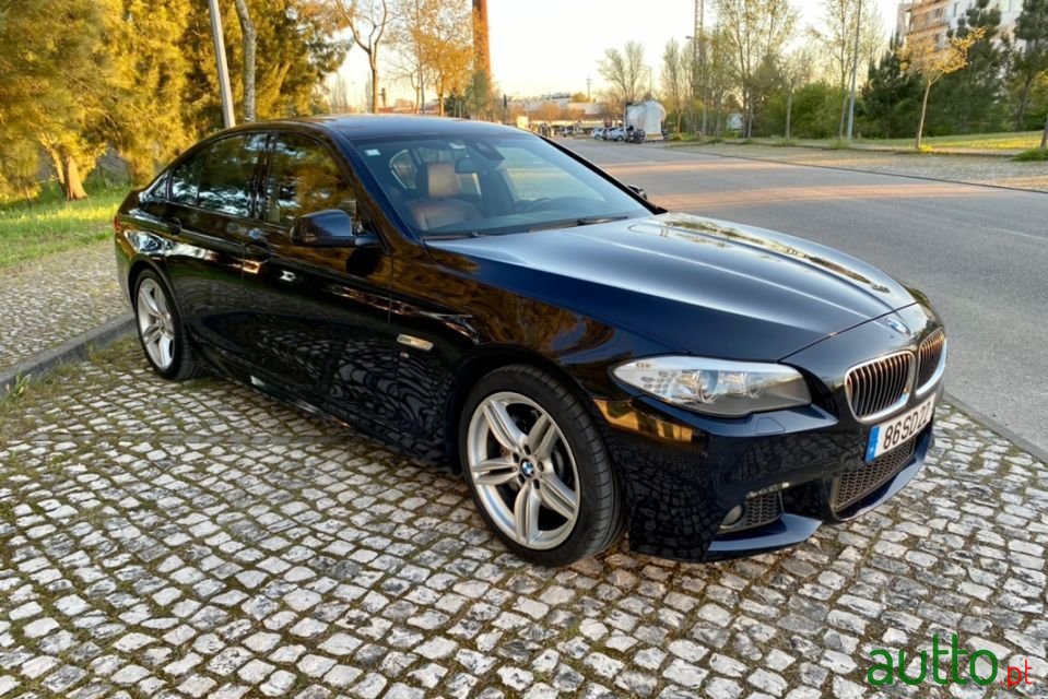 2013' BMW 525 photo #2