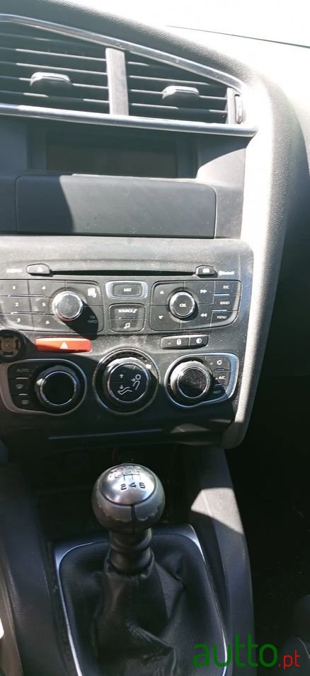 2011' Citroen C4 1.6 E-Hdi Exclusive photo #2