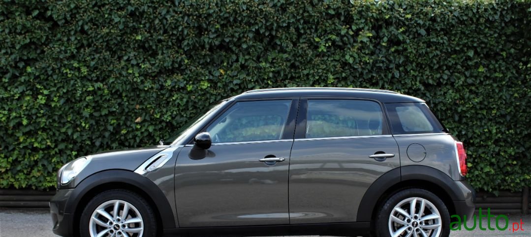 2011' MINI Countryman photo #6