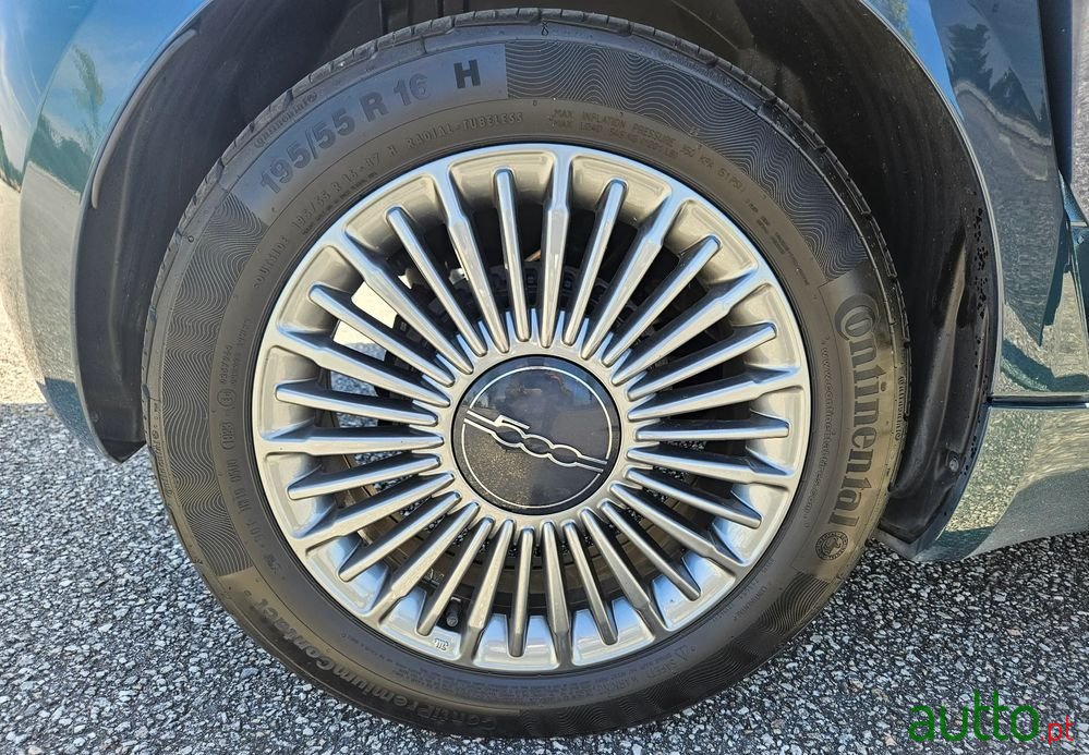 2021' Fiat 500E 3 + 1 Icon photo #4