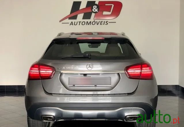 2018' Mercedes-Benz Gla-180 photo #5