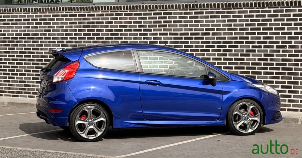 2016' Ford Fiesta 1.6 Ecoboost St photo #2