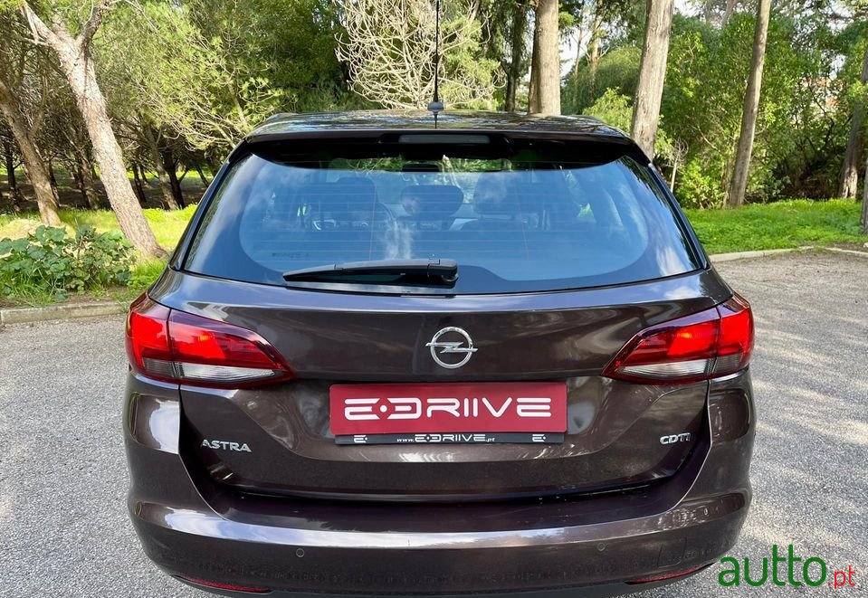 2017' Opel Astra Sports Tourer photo #5