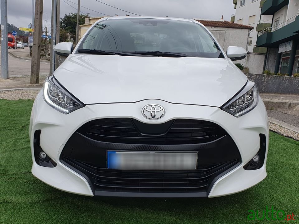 2023' Toyota Yaris photo #4