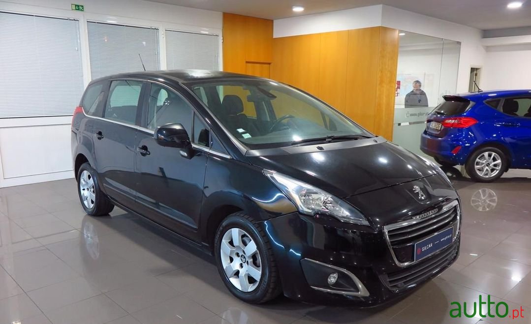 2014' Peugeot 5008 photo #2
