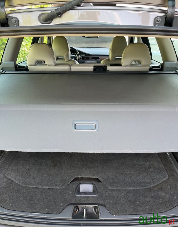 2009' Volvo V70 2.0 D Momentum photo #6