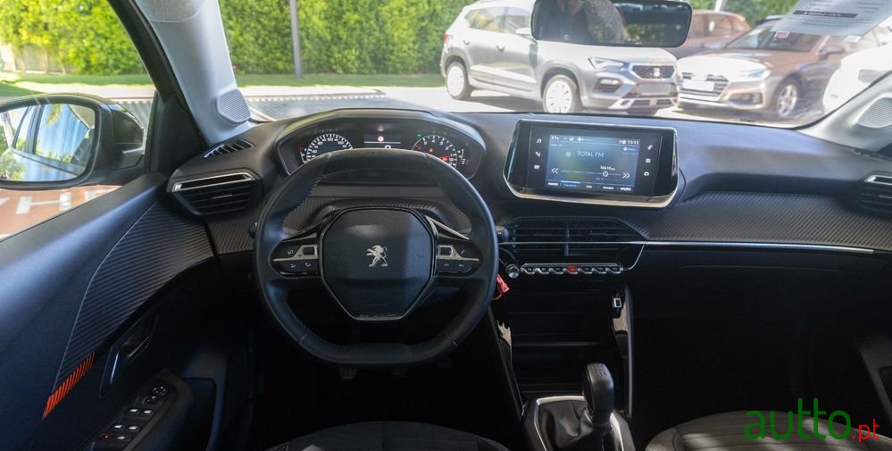 2022' Peugeot 208 photo #5