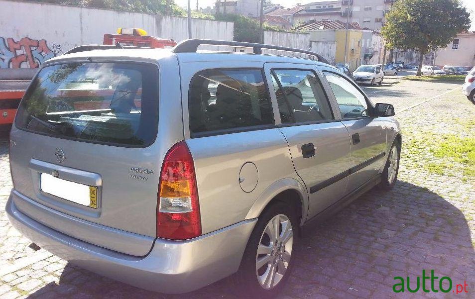 2000' Opel Astra Caravan photo #2